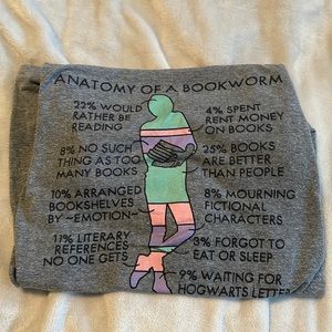 Bookish novelty tee - anatomy of a bookworm, size M, EUC - bundle only